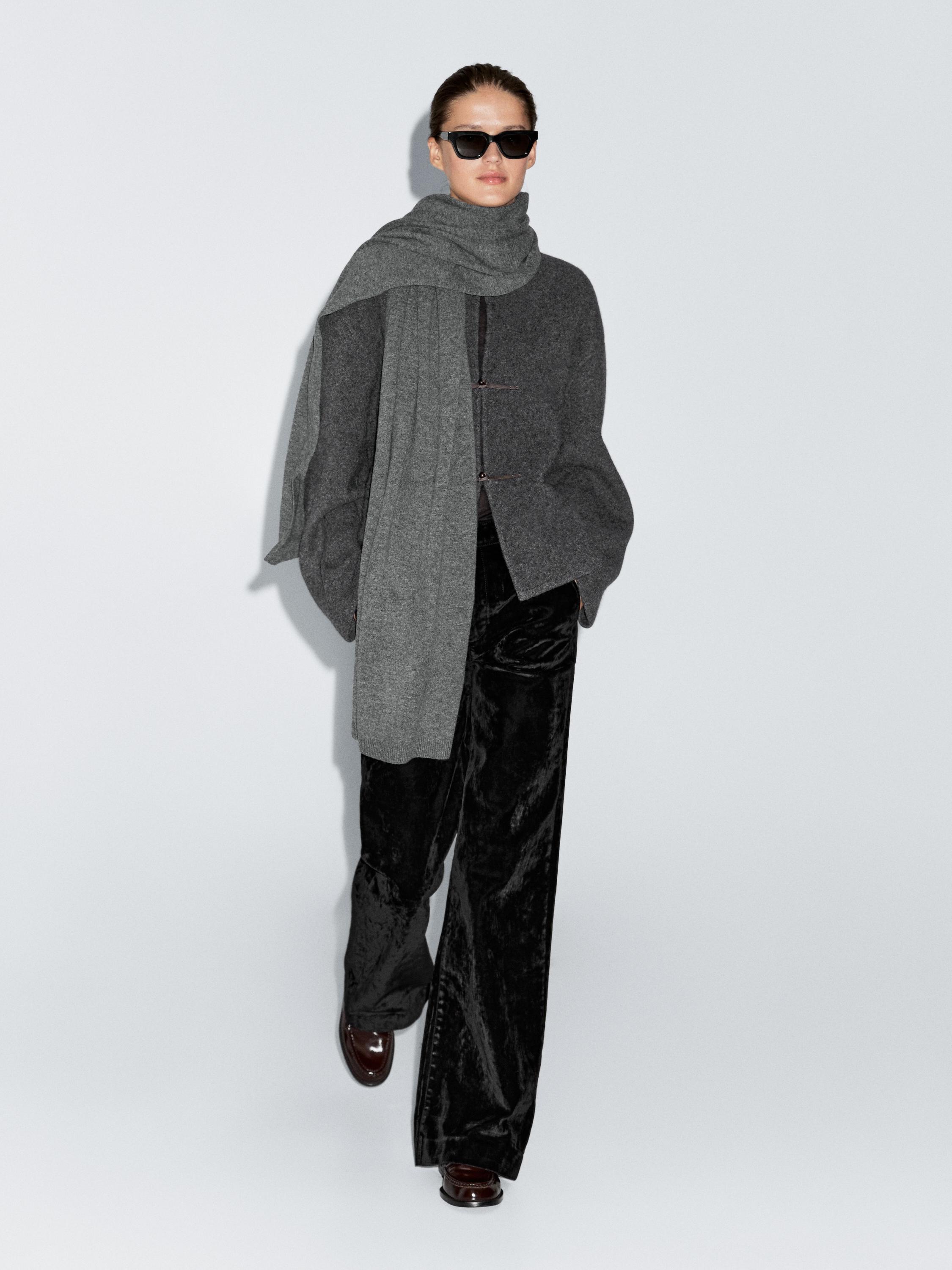 Knit cardigan with button detail